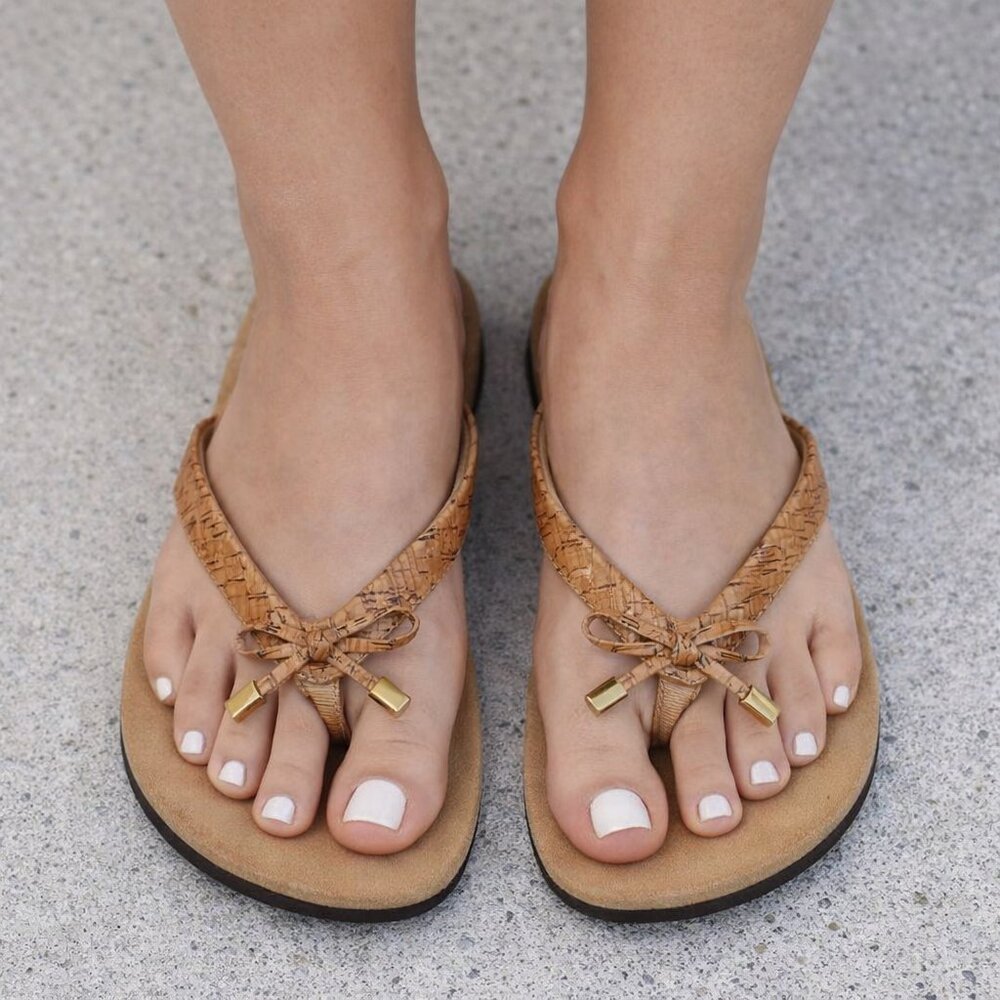Vionic Bella Toe Post Sandals Beige & Gold Flecks Cork Support Sole Size 8.5